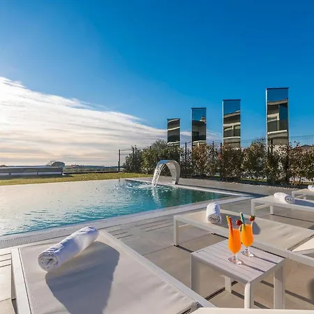 Ferienhaus Sara Kastelir *