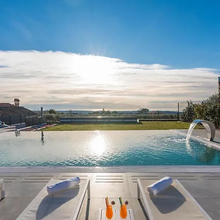 Tatil Evi Sara Kastelir