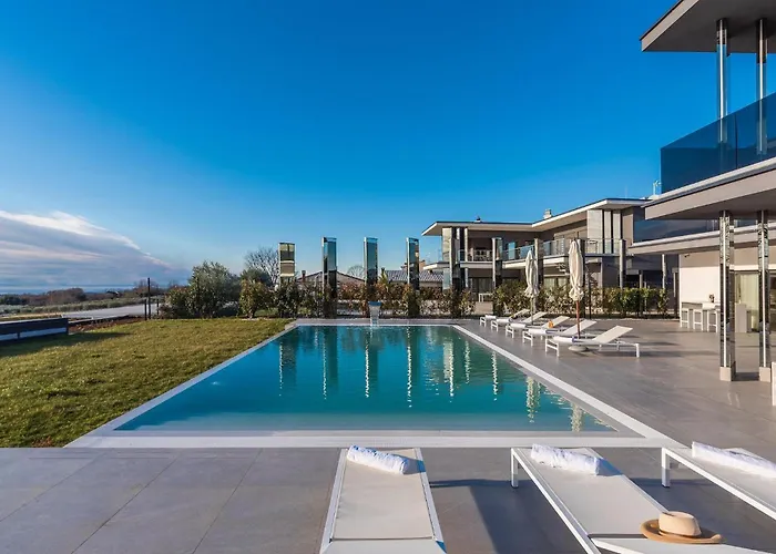 Sara Kastelir * Porec